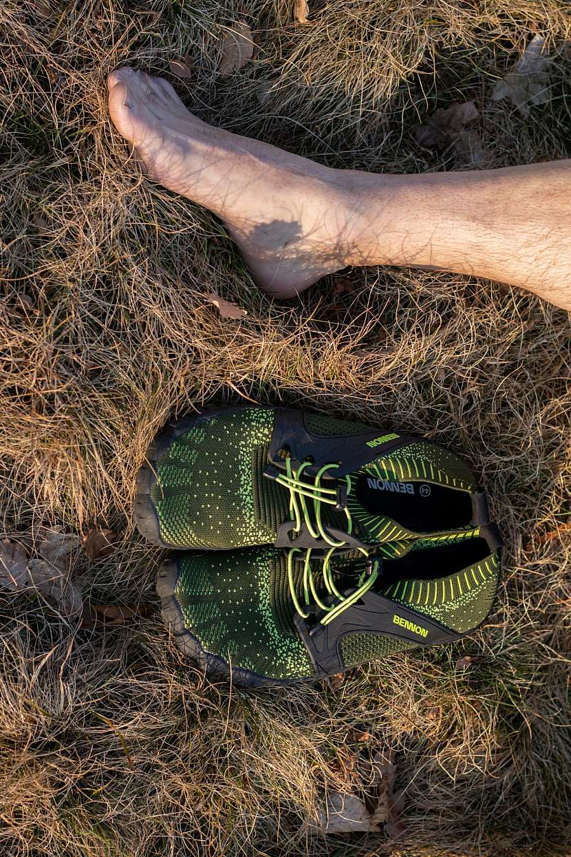 Barefoot obuv je vhodná pro chůzi po různých površích