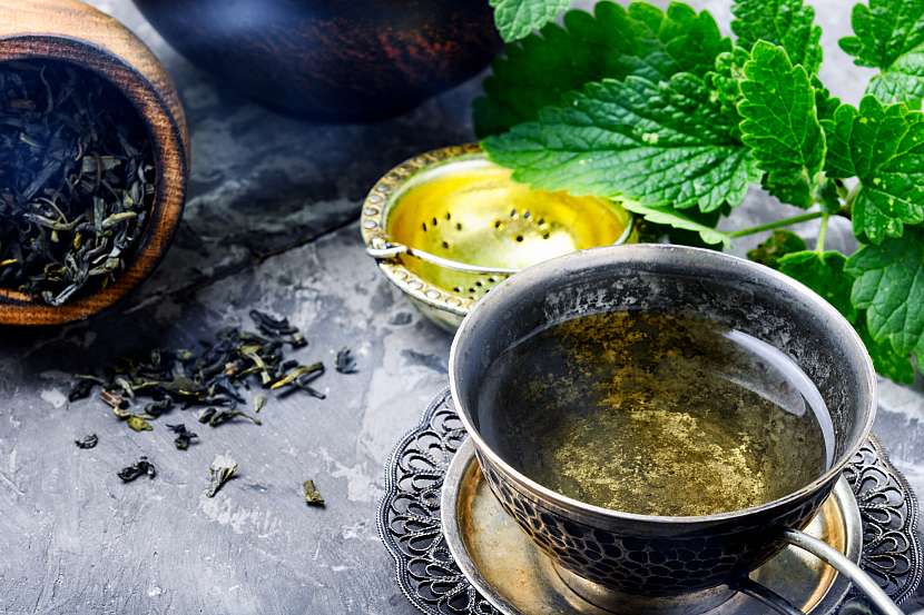 Čistou vodu můžete příležitostně doplnit bylinkovými čaji pro zahřátí