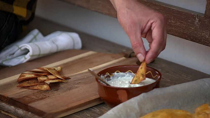 Dip z nivy je výborný zvláště k tortillovým chipsům