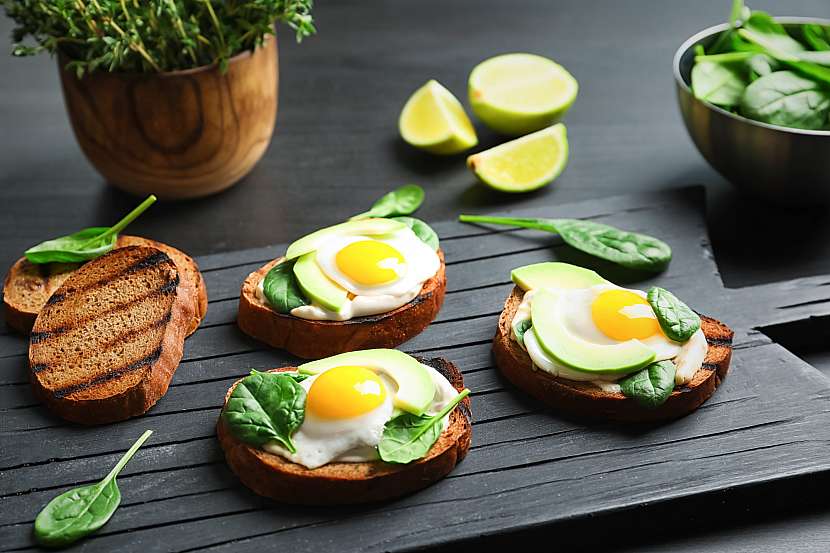 Topinku s vajíčkem a zeleninou si můžete dopřát i ke snídani