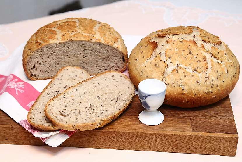 Znáte něco lepšího než krajíc čerstvého domácího chleba s máslem?