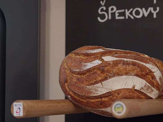 Pečení chleba je stále nepřekonanou tradicí