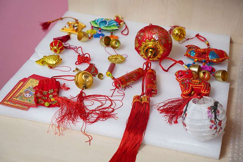V Asii se klasických vánočních koulí používají novoroční ozdoby