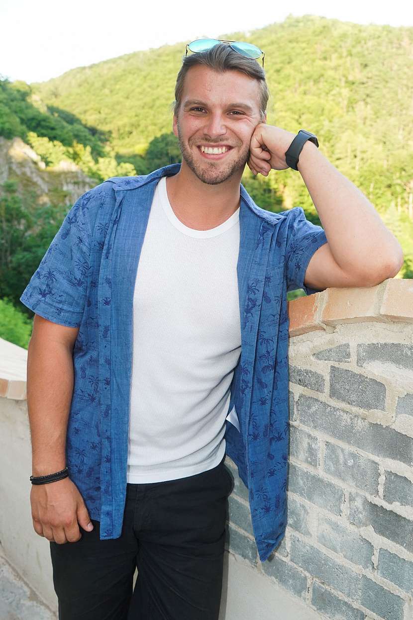 Michal Bragagnolo chce pro dítě postavit houpačku vlastníma rukama