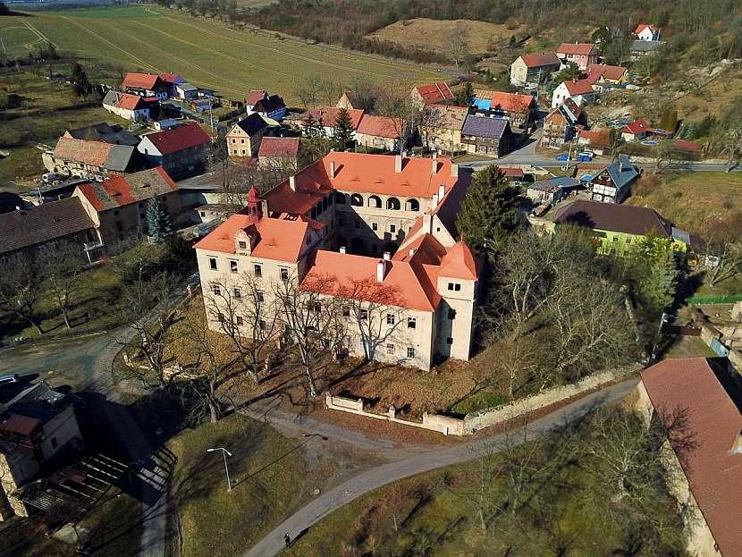 V Čechách jdou zámky na dračku. Pro bohaté peníze nehrají nejdůležitější roli