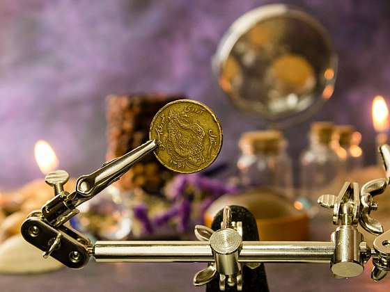 Jak poznat hodnotu starožitné mince? (Zdroj: Hadis Malekie on Unsplash)