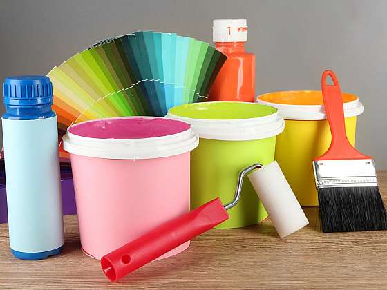 Moderní barvy v obývacím pokoji nesmí chybět (Zdroj: Depositphotos.com)