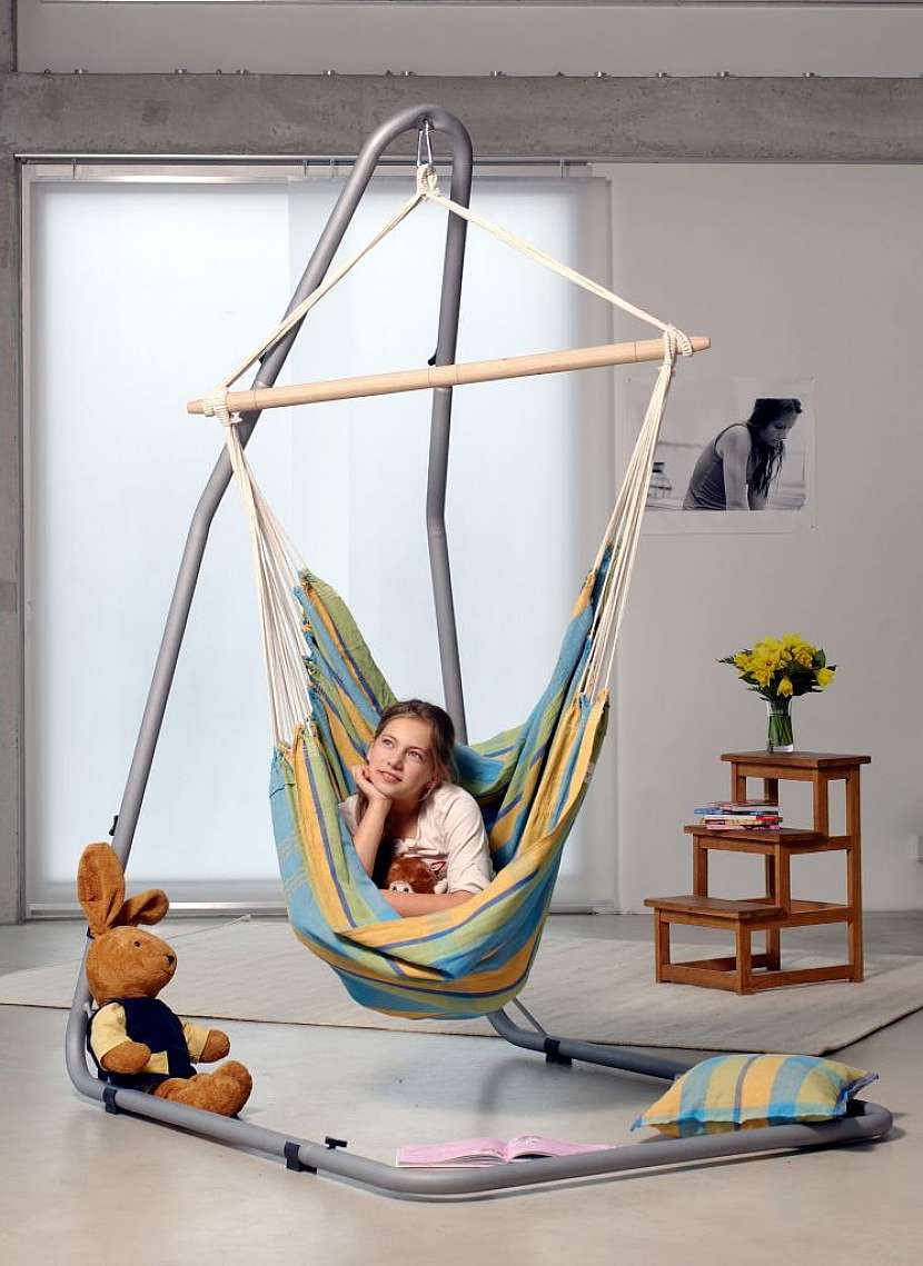 Houpačky v rámu se dají lehce přemístit