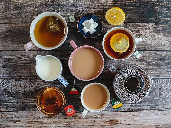 Černý čaj se pije na mnoho způsobů (Zdroj: Ahmad Tea)