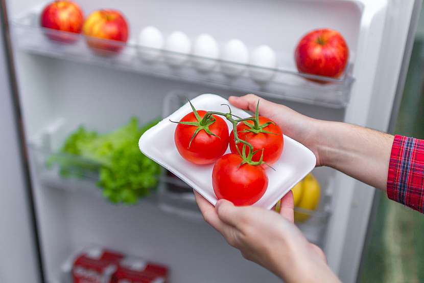 Rajčata sice do lednice mohou, ale chlad se negativně podepisuje na jejich chuti