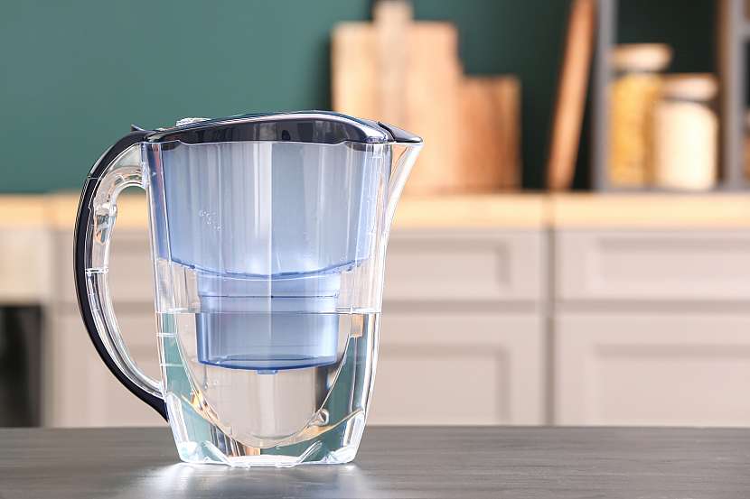 Filtrační konvice Brita používají k filtraci vody patrony