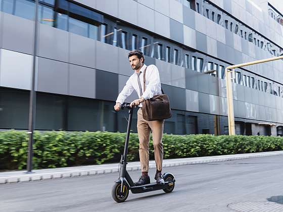 Otevřít článek/video: I elektrická koloběžka musí mít povinné ručení