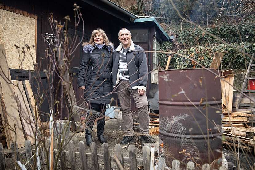 Manželé Ruda s Olgou by rádi využívali svou chatku pro celoroční bydlení
