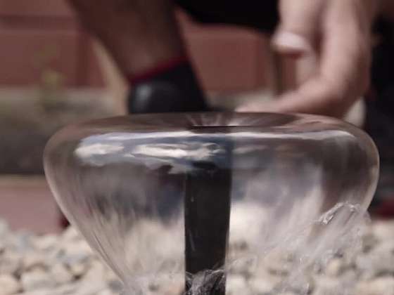 Jak vybudovat vodní fontánku v kamínkovém jezírku