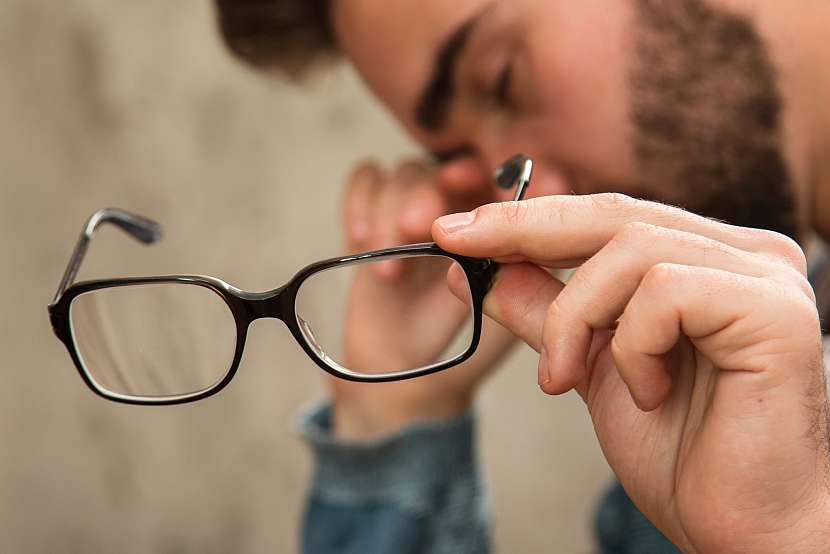 Suché oči nebo pálení už nejsou problém, který by se řešil až s věkem