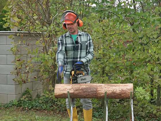 otevřít: Když jde o vteřiny: Nejčastější chyby při práci s motorovou pilou a jak se jim vyhnout