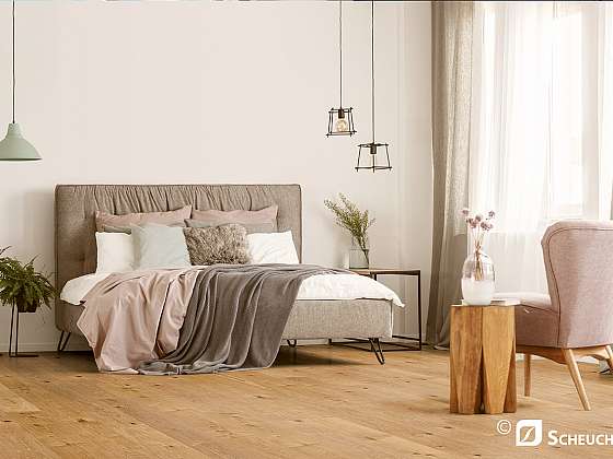 Dřevěná podlaha má styl a výdrž. Jaké dřevo je ideální do obýváku a jaké do předsíně?