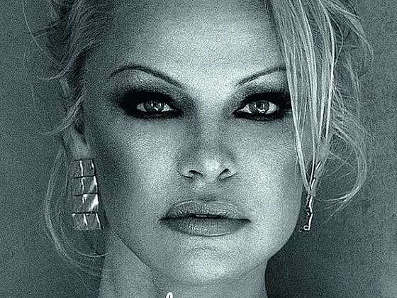 Nová kniha S láskou Pamela je otevřená autobiografie Pamely Anderson