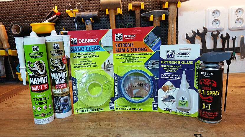 Pět vylosovaných výherců získá balíček produktů DEBBEX by Den Braven 