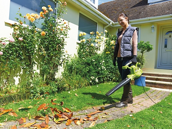 otevřít: NOVÉ elektrické fukary / zahradní vysavače RYOBI