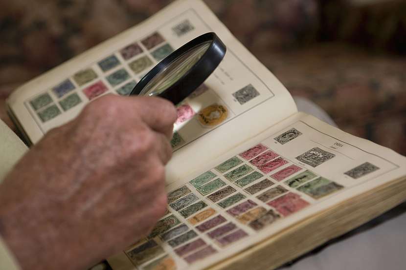 Češi jsou ve sběratelství světovou jedničkou Sbírají vzácné bankovky, zkameněliny i sýrové etikety (Zdroj: Depositphotos)