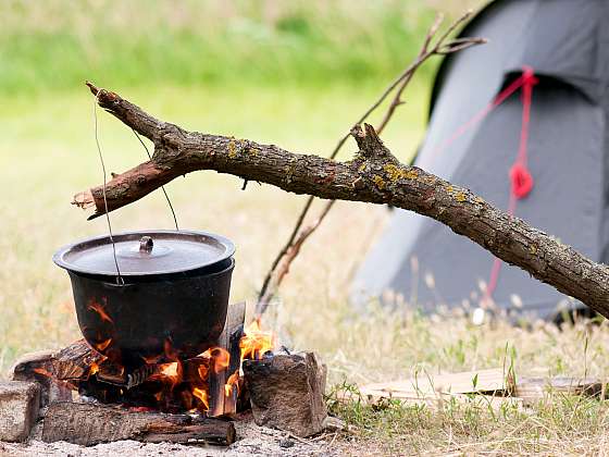 Děsí vás při výletech ceny jídel v restauracích? Vařte si na svých cestách sami