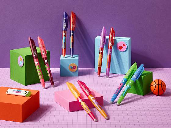 Otevřít článek/video: Nová FriXion pera spojují kamarády v hravých dvojicích