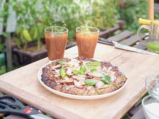 Pizza z letní úrody