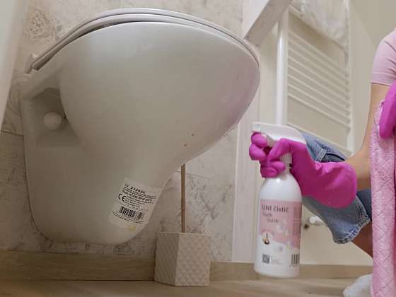 4 věci, na které zapomínáme při čistění záchodu