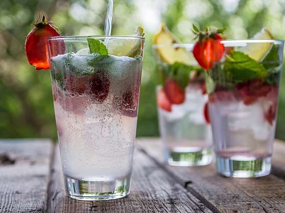 Ze starých výrobníků perlivé vody vzniklo moderní umělecké dílo. SodaStream ukazuje, proč je recyklace důležitá