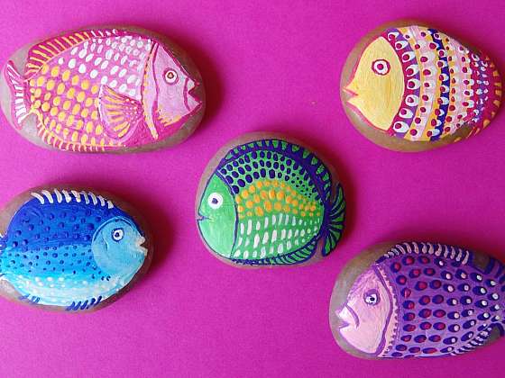 DIY: Rybky malované na kamíncích