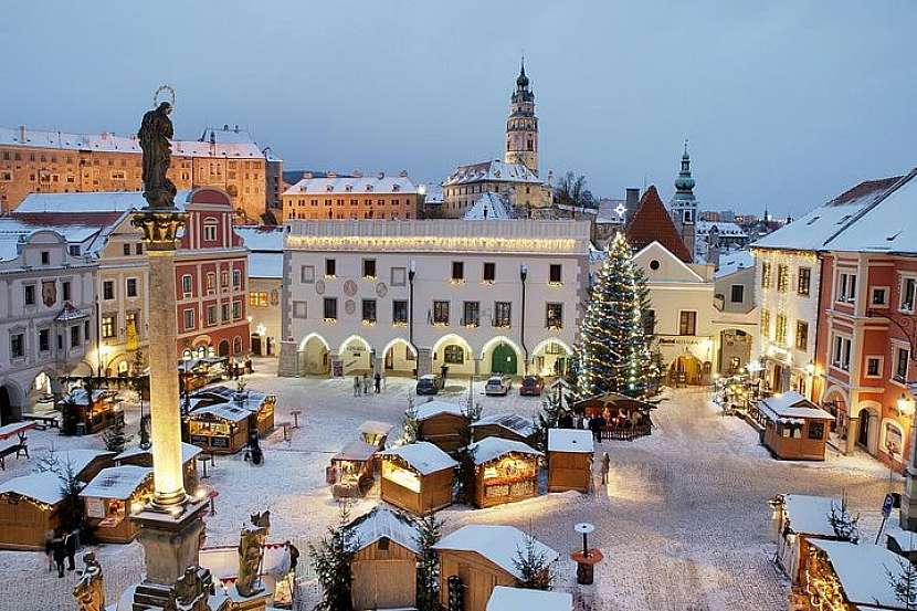 Aktuálně můžete využít v rámci speciálního tarifu možnost výletu na vánoční trhy třeba v Českém Krumlově
