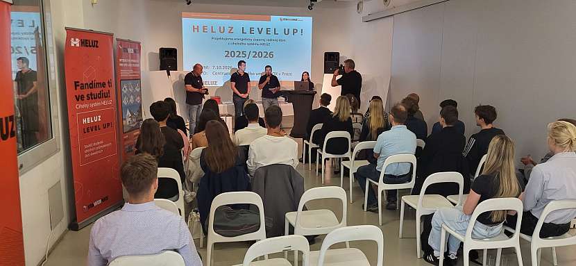 Soutěž HELUZ LEVEL UP je určena studentům třetích ročníků středních průmyslových škol stavebních, kteří v rámci soutěže navrhují rodinný dům pro čtyřčlennou rodinu s využitím stavebních výrobků HELUZ