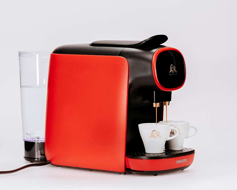 Kávovar je kompatibilní s kapslemi L’OR Espresso 
