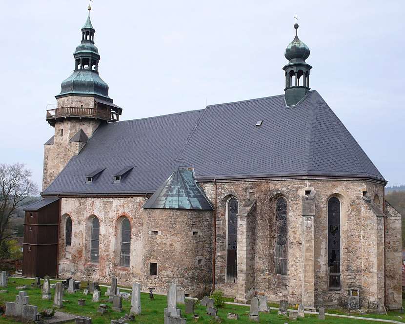 Kostel sv. Jiří v Horním Slavkově  (Zdroj: Ateliér VITRAJ)