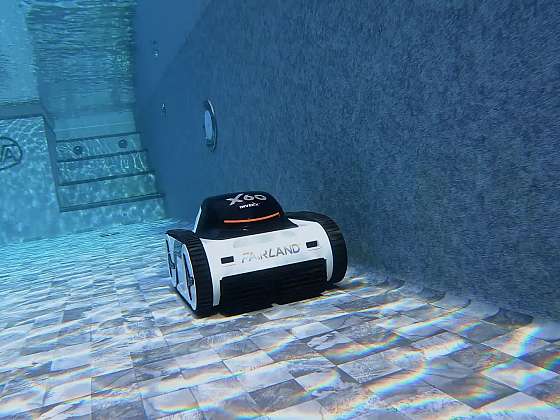 Jak se zbavovat nečistot v bazénu