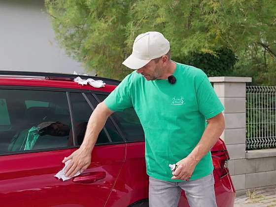 Jak rozleštit škrábance na autolaku staršího vozidla