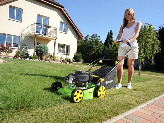 Sekačky FIELDMANN s motory Briggs & Stratton