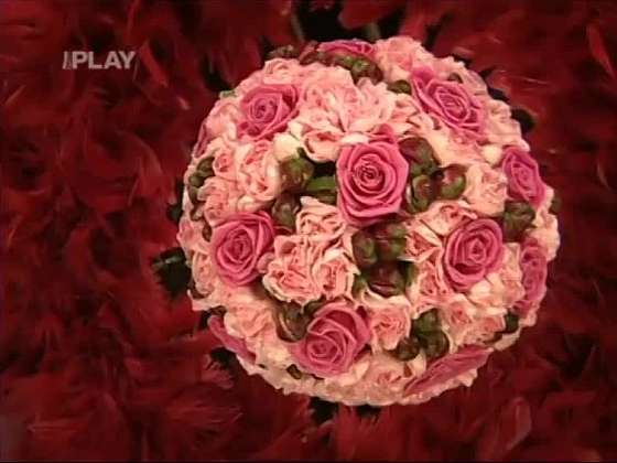 Otevřít článek/video: Květinová dekorace na svatého Valentýna