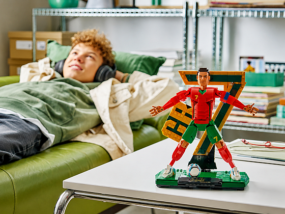 Otevřít článek/video: Soutěžte o 2 stavebnice LEGO® Editions Cristiano Ronaldo – Fotbalová legenda