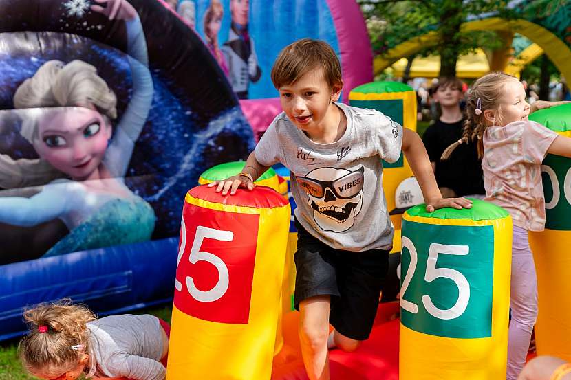 Program festivalu je rozdělen do tří hlavních pilířů – zábava, sport a edukace