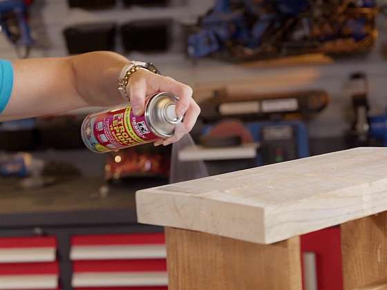 Čalouněná rustikální stolička