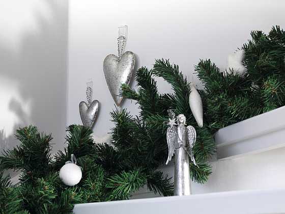 otevřít: Připevňování vánočních dekorací