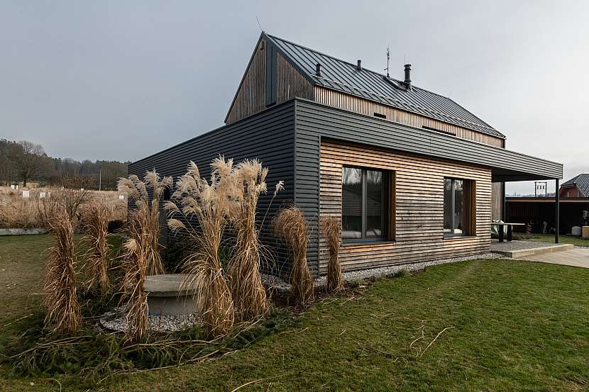 Minimalismus se sedlovou střechou, to je dům roku 2021 (Zdroj: HELUZ)
