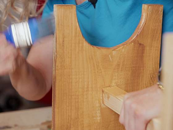 Čalouněná rustikální stolička