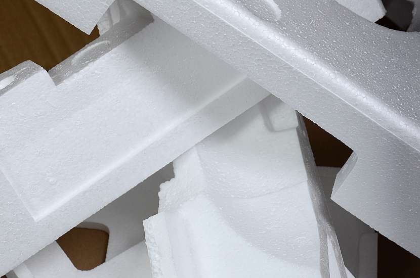 Pěnový polystyren se jako obalový materiál využívá zejména pro své tepelně izolační vlastnosti