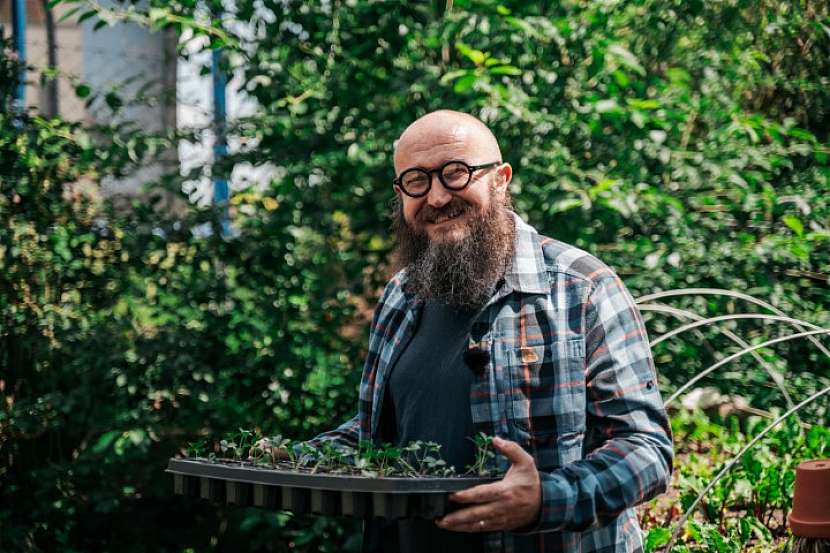 Tomáš Trejbal poradí, jak připravit zahradu, aby zvládla bez vaší péče období dovolených