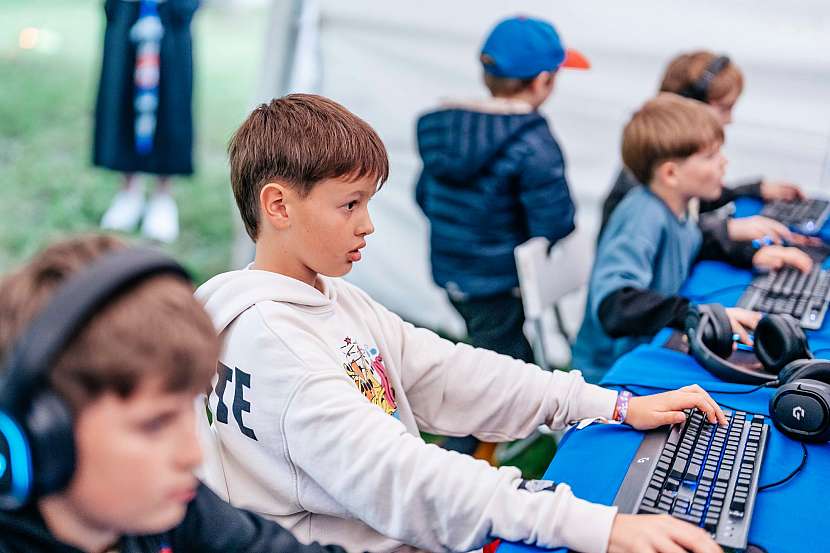 Velkým tématem je i bezpečný pohyb v online světě