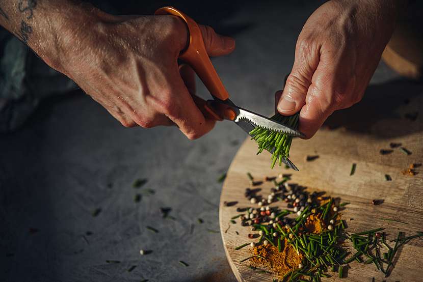 Nůžky Classic kuchyňské jsou ideální pro střihání potravin nebo k otevírání balení v kuchyni