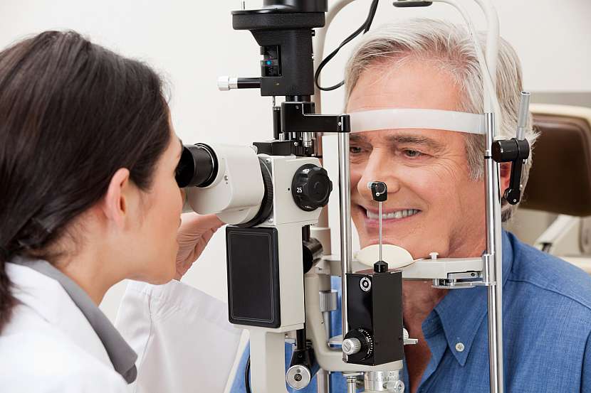 Z očního vyšetření dokáží lékaři diagnostikovat nejen onemocnění přímo související se zrakem, ale i závažné nemoci